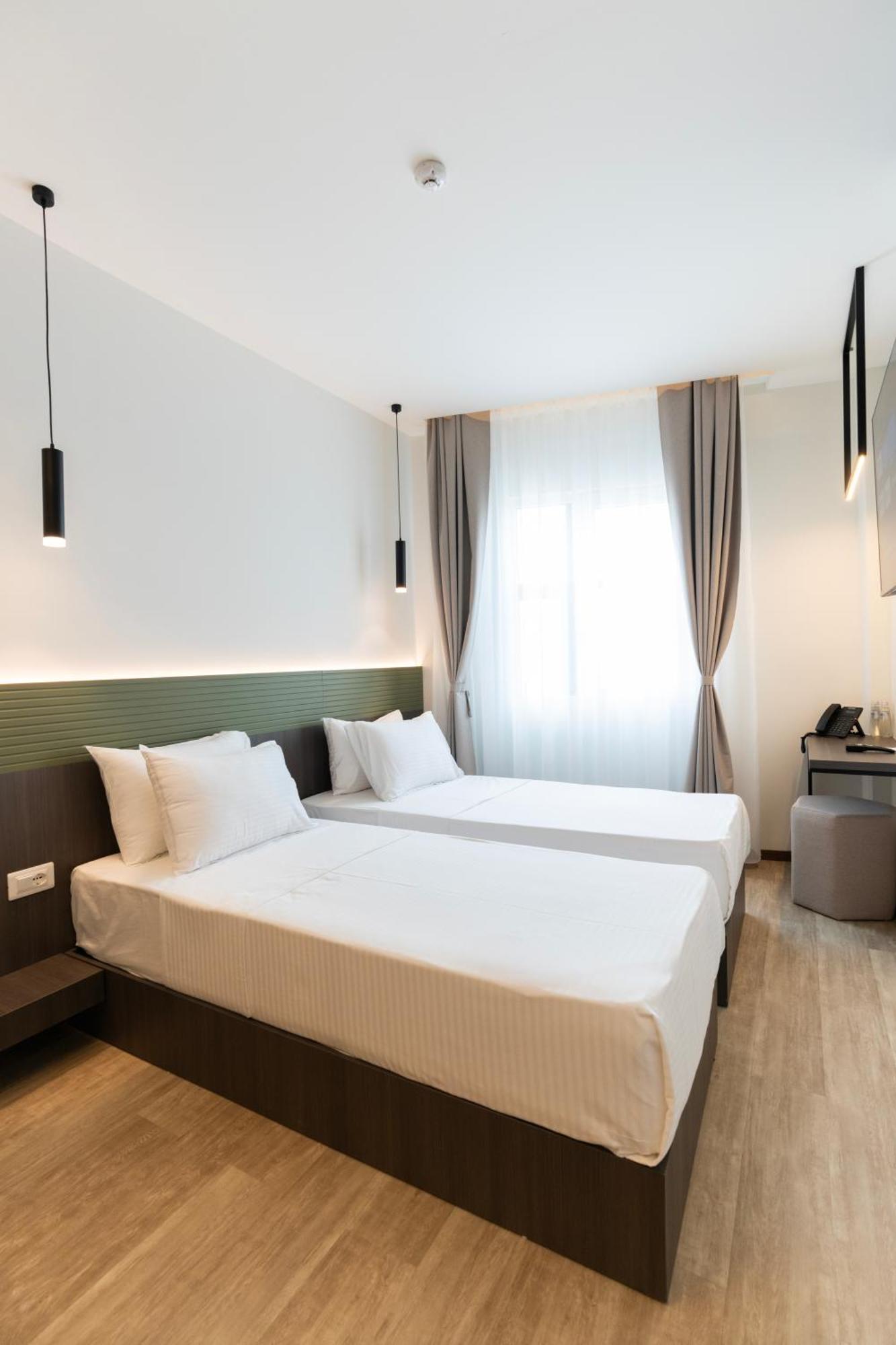 Star Hill Hotel Pristina Exterior photo