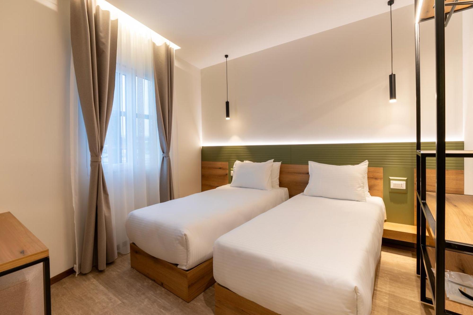 Star Hill Hotel Pristina Exterior photo