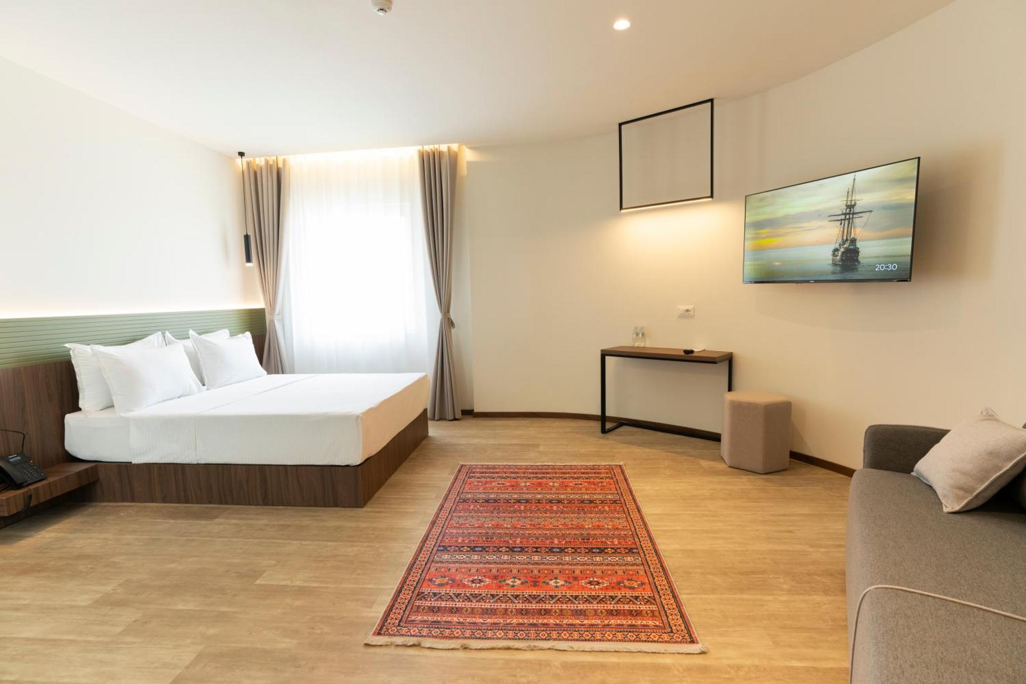 Star Hill Hotel Pristina Exterior photo